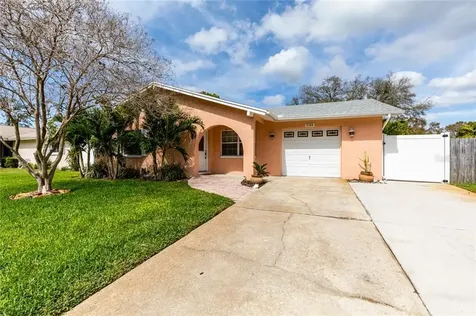 7165 61st Avenue N St Petersburg FL 33709
