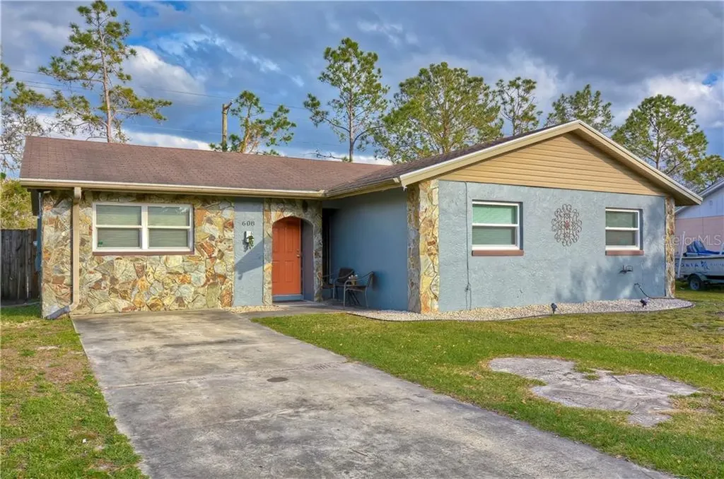608 Bethune Drive Plant City FL 33563