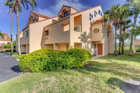 1620 Royal Palm Drive S St Petersburg FL 33707