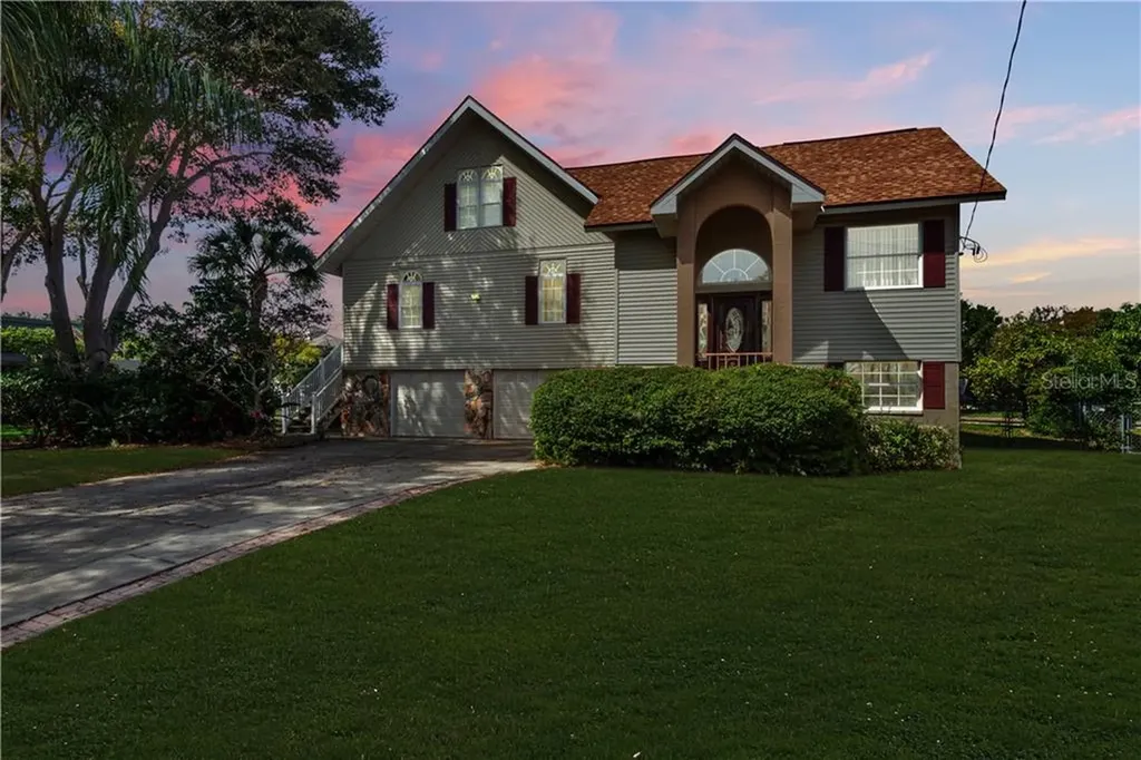 142 Carlyle Drive Palm Harbor FL 34683