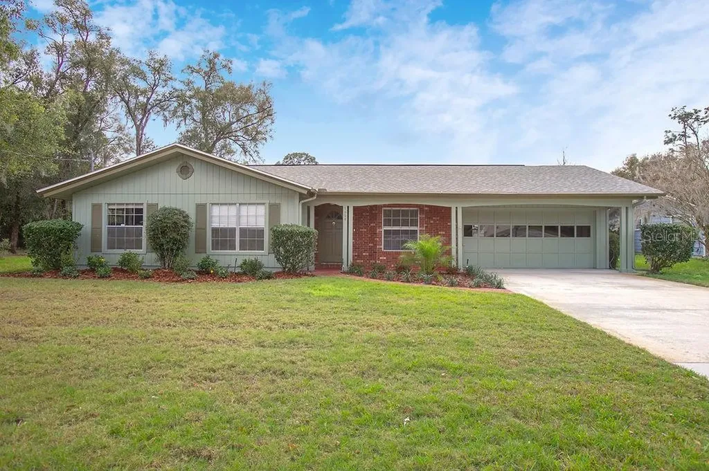 1008 E Michigan Avenue Deland FL 32724