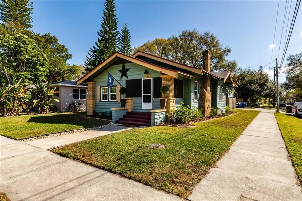 1144 21st Avenue N St Petersburg FL 33704