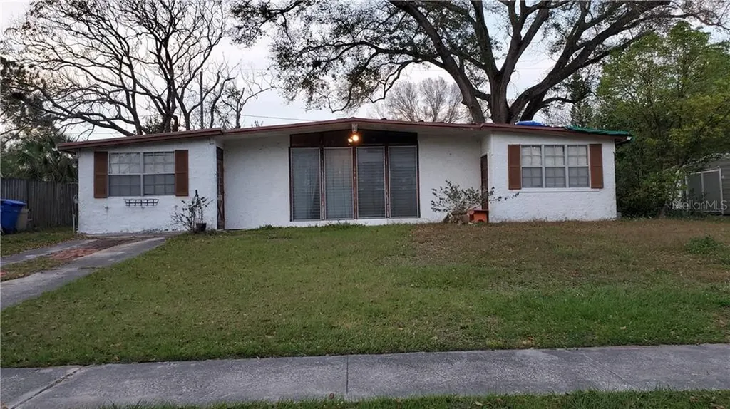 1109 Dogwood Avenue Tampa FL 33613