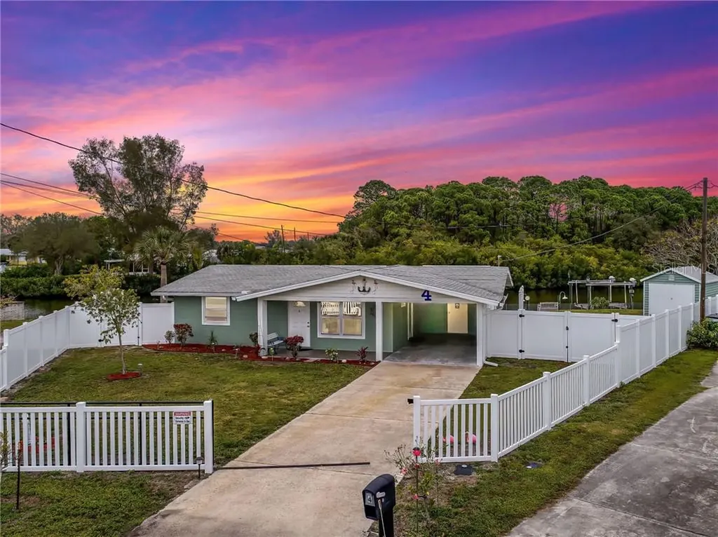 4 W Point Circle Englewood FL 34224
