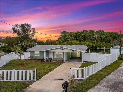 4 W Point Circle Englewood FL 34224