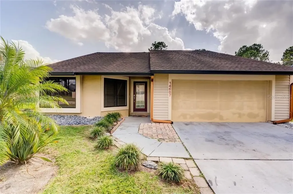14687 Village Glen Circle Tampa FL 33618