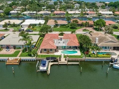 2016 Michigan Avenue NE St Petersburg FL 33703
