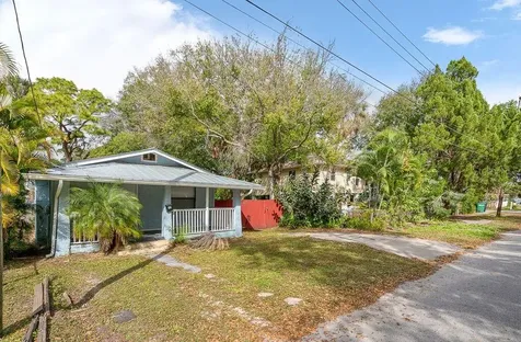 2210 Saxon Street Tampa FL 33605