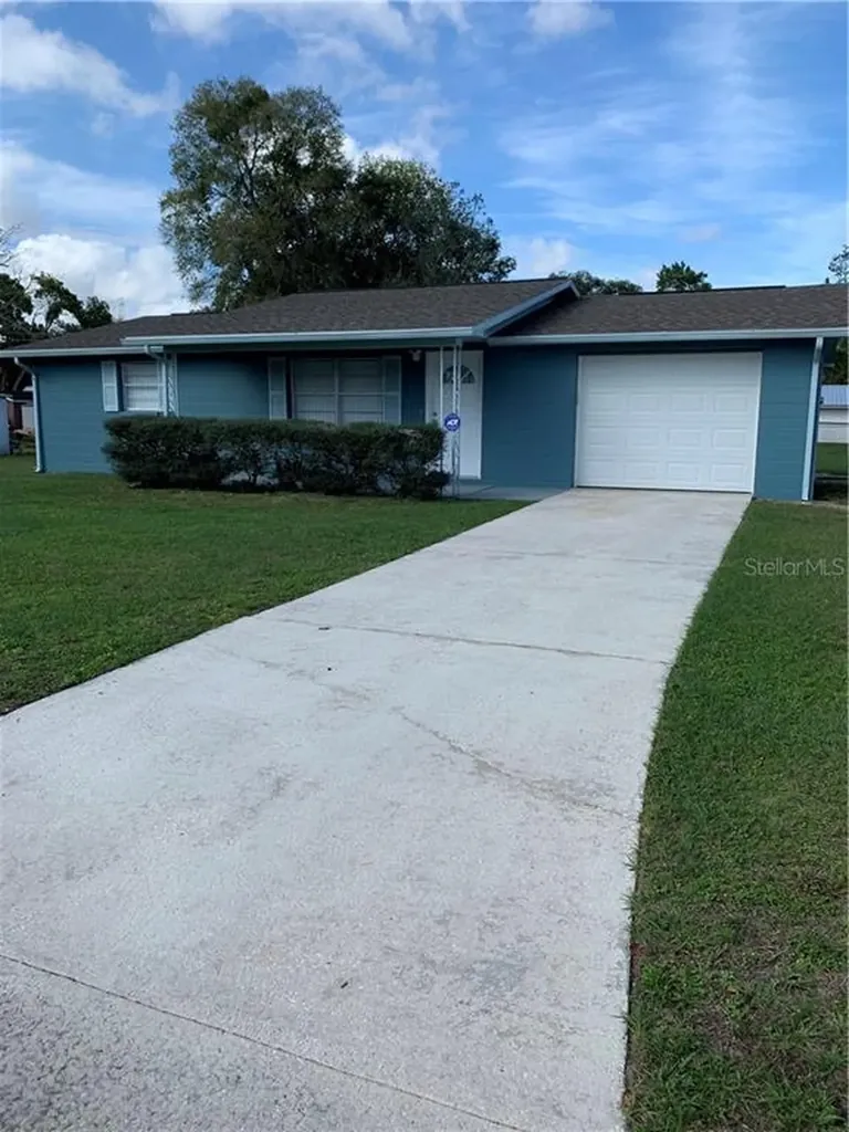5125 18th Street Zephyrhills FL 33542