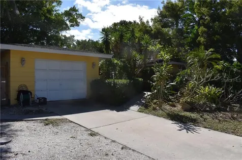 2718 Regatta Drive Sarasota FL 34231