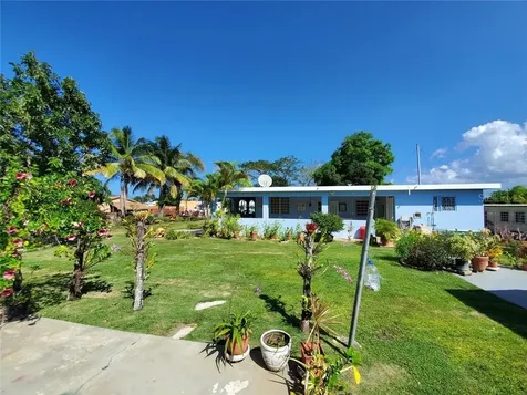 Km 10.0 Int Pr-686 Vega Baja PR 00693