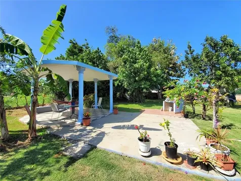 Km 10.0 Int Pr-686 Vega Baja PR 00693
