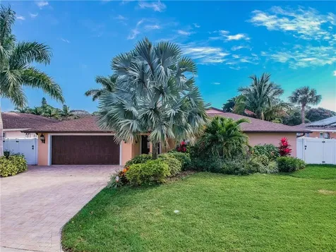 3894 48th Avenue S St Petersburg FL 33711