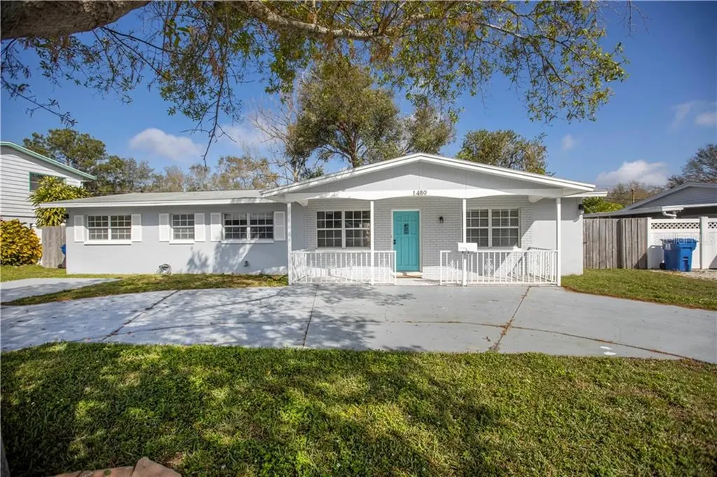 1489 77th Avenue N St Petersburg FL 33702