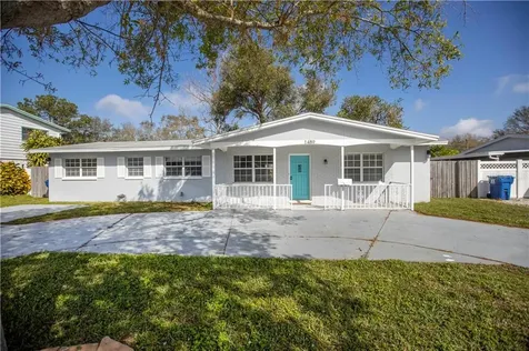 1489 77th Avenue N St Petersburg FL 33702