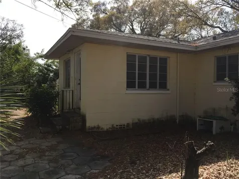 8411 5th Street N St Petersburg FL 33702
