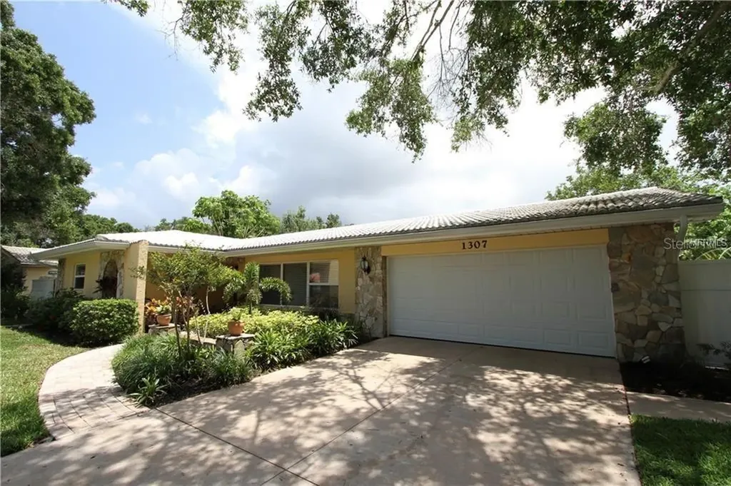 1307 Ranchwood Drive E Dunedin FL 34698