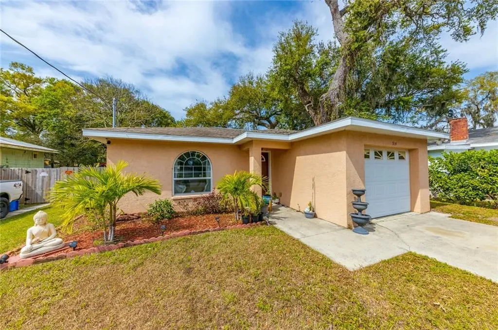 914 16th Street W Bradenton FL 34205