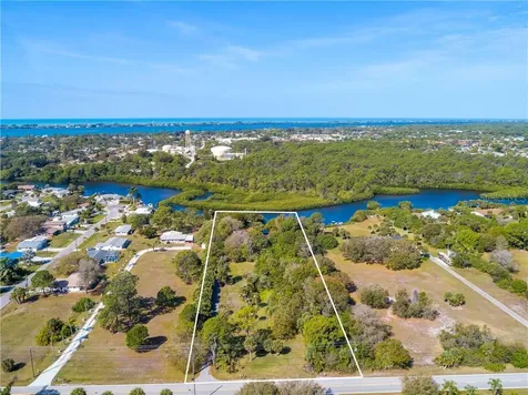 360 S Oxford Drive Englewood FL 34223