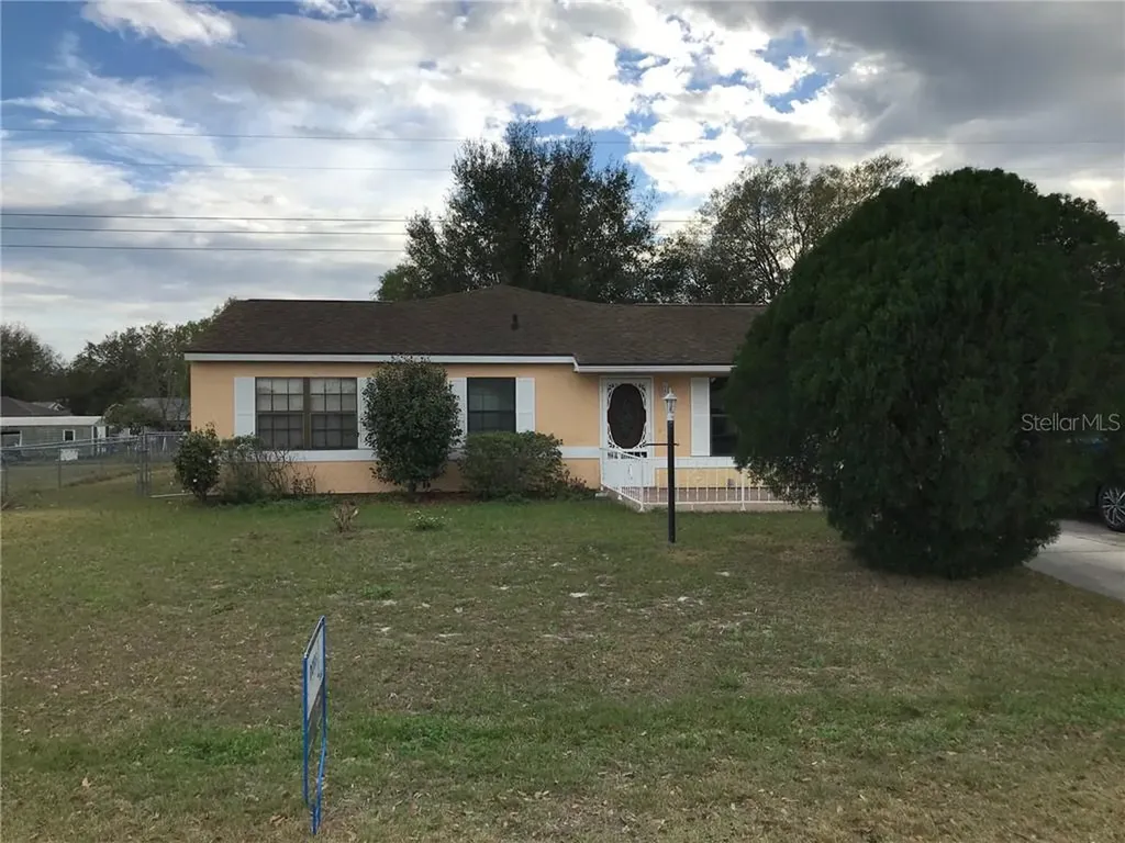 326 Oak Track Course Ocala FL 34472