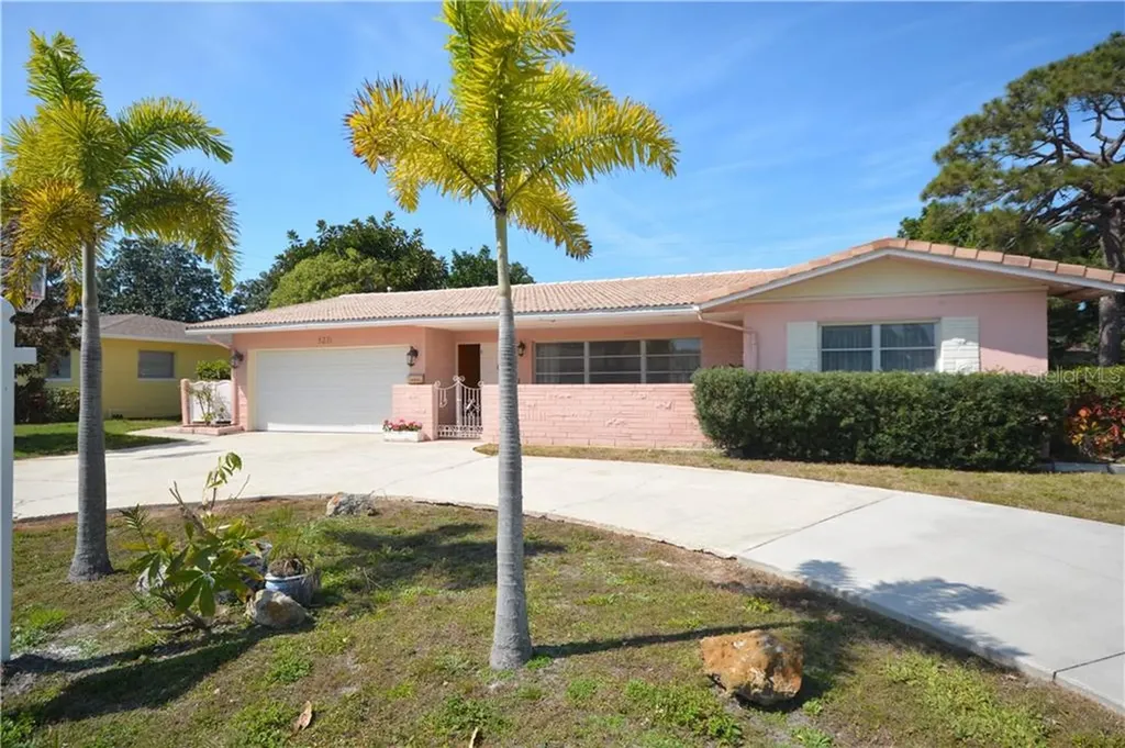 5231 38th Street S St Petersburg FL 33711