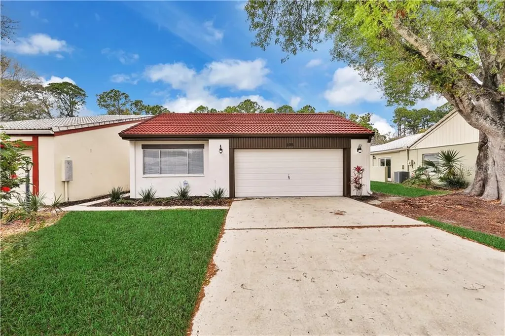 105 Las Flores Winter Haven FL 33884