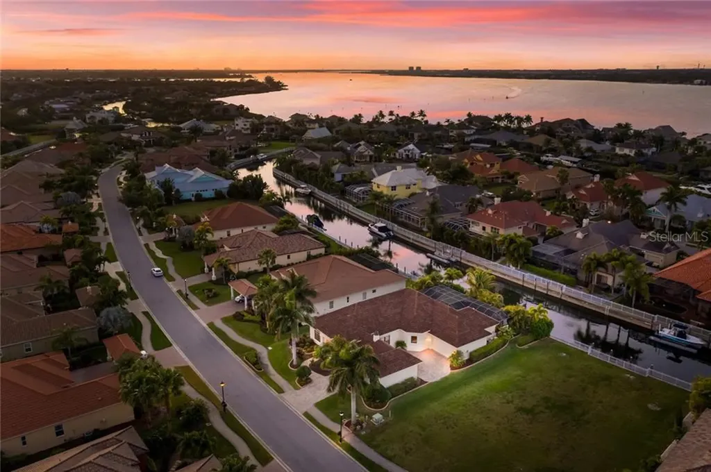536 Mast Drive Bradenton FL 34208