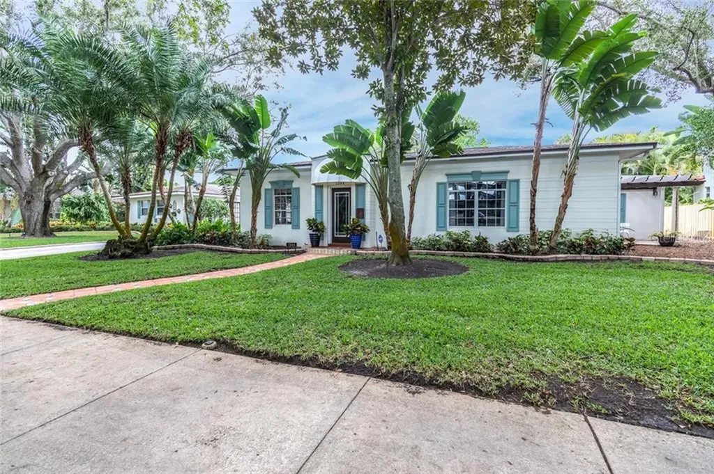 1344 Brightwaters Boulevard NE St Petersburg FL 33704