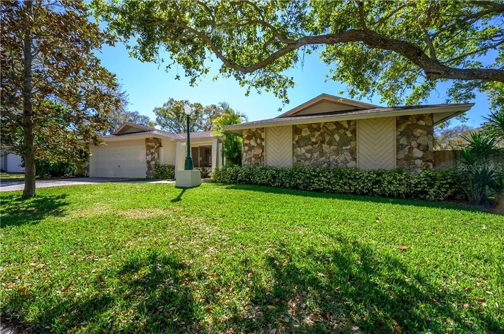 2014 Castille Drive Dunedin FL 34698