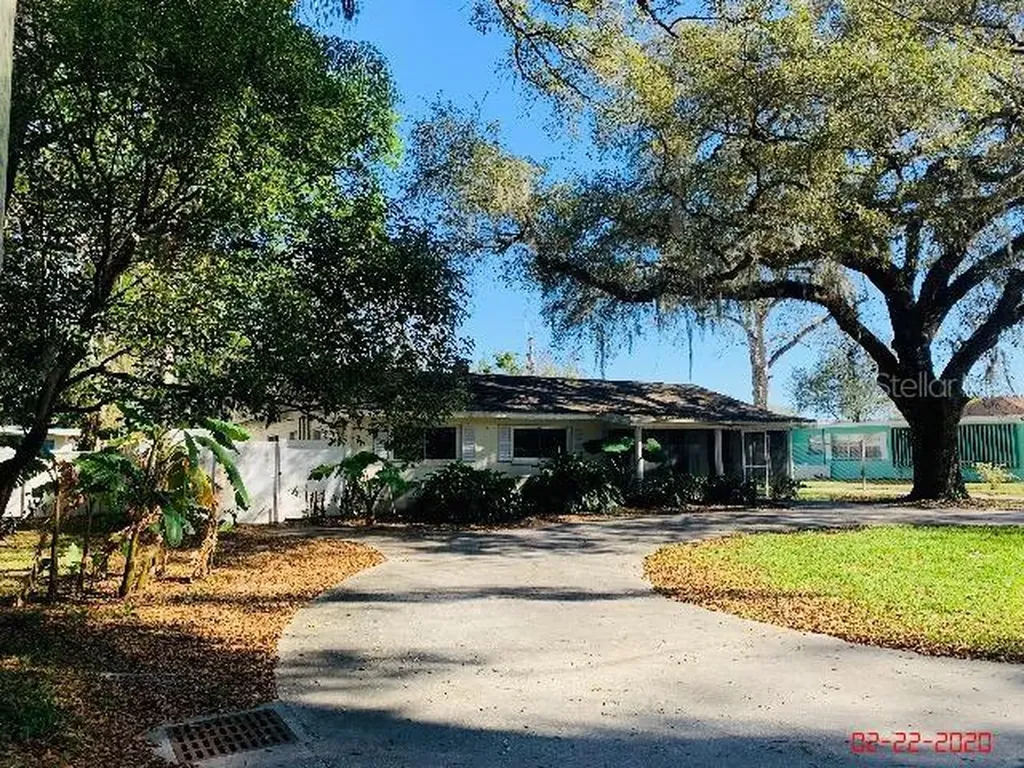 1702 E Spencer Street Plant City FL 33563
