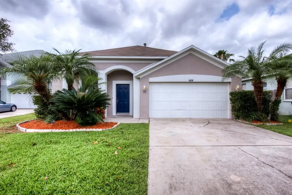 1639 Fennsbury Court Wesley Chapel FL 33544