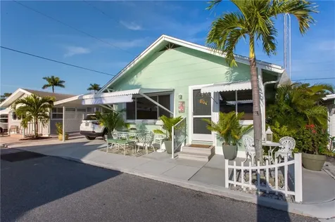 10 Columbia Street Bradenton FL 34208