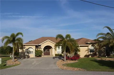 28 Clubhouse Court Rotonda West FL 33947