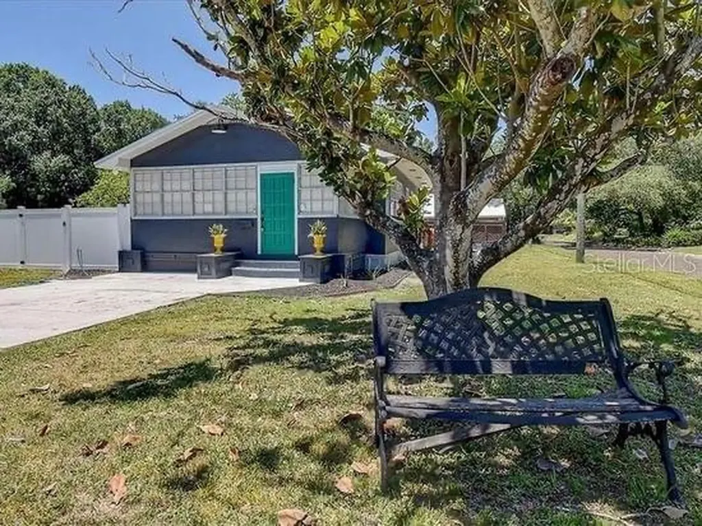 7201 S Sparkman Street Tampa FL 33616