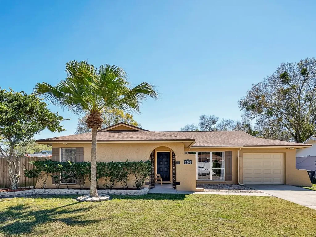 5202 Headland Hills Avenue Tampa FL 33625