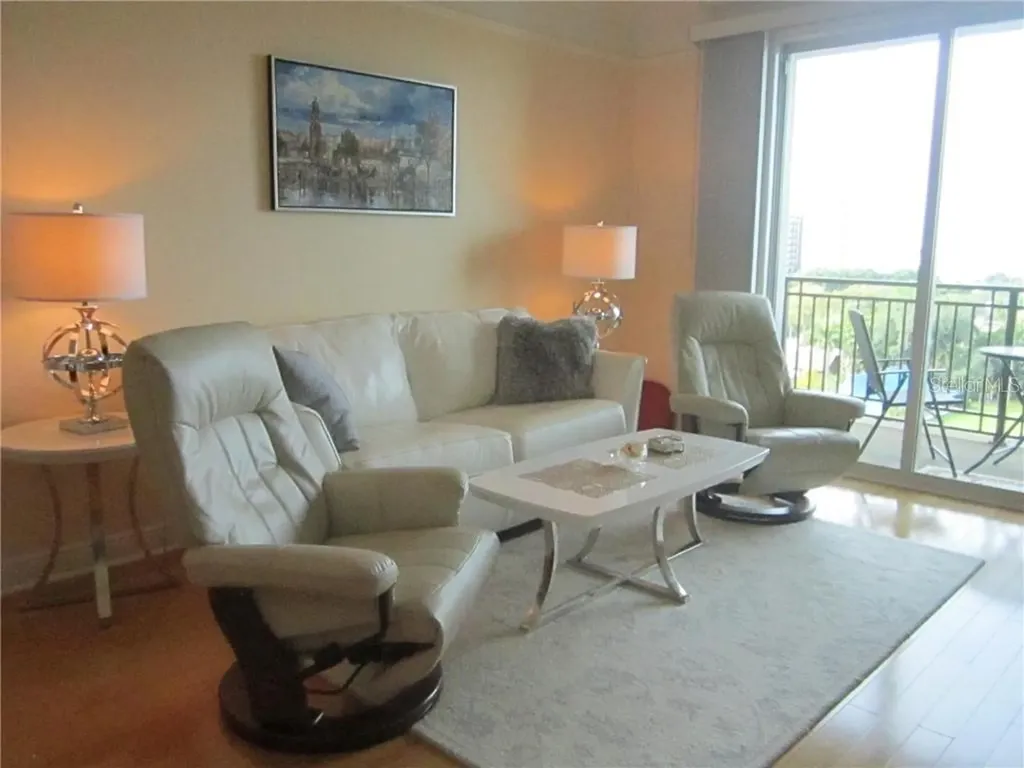 750 N Tamiami Trail Sarasota FL 34236