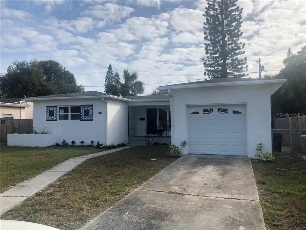 5634 9th Avenue N St Petersburg FL 33710