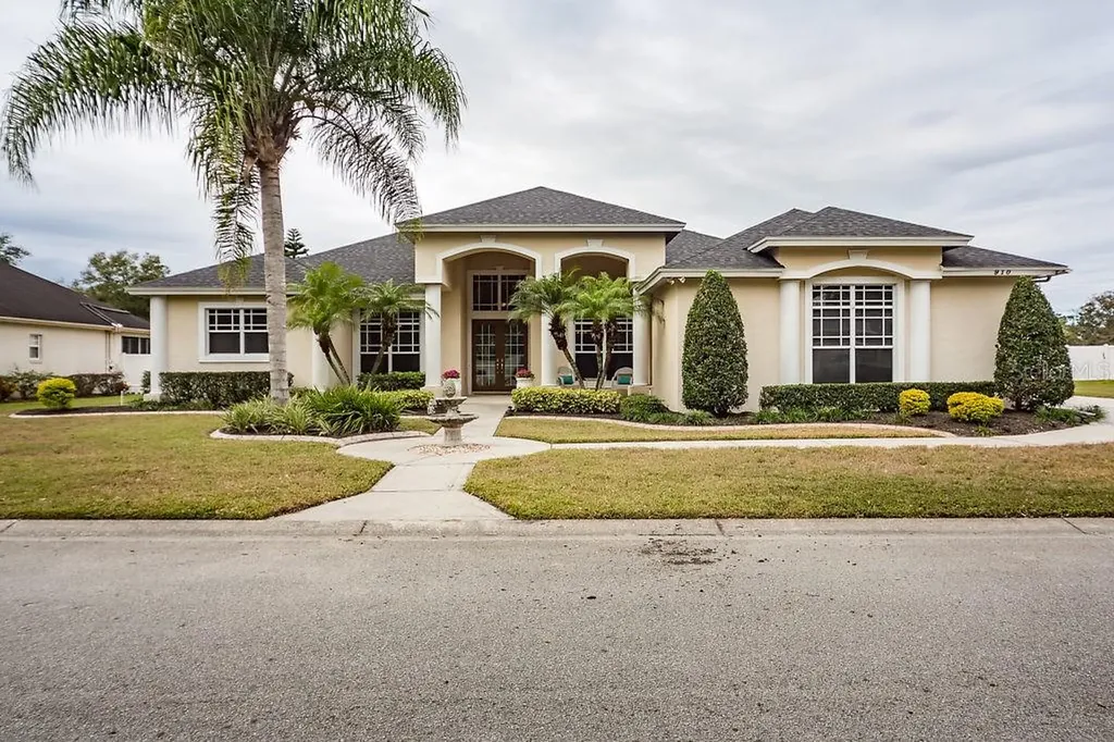 910 Hamilton Place Lane Lakeland FL 33813