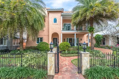 133 16th Avenue N St Petersburg FL 33704