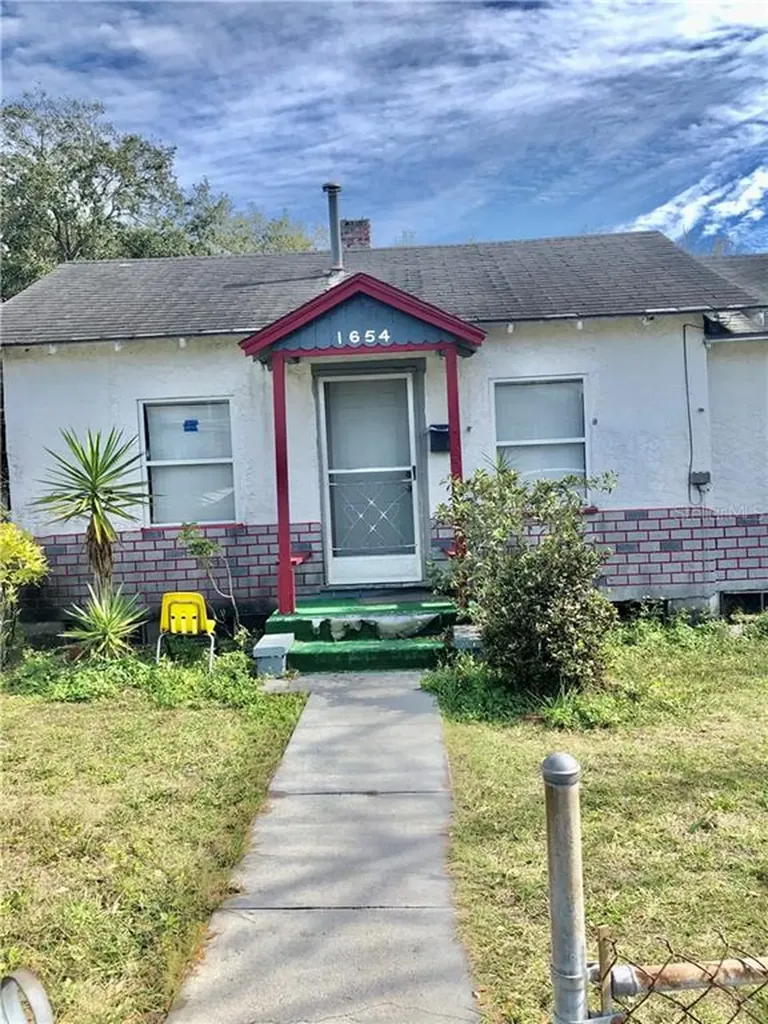 1654 Preston Street S St Petersburg FL 33712