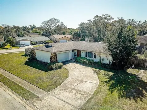 48 Village Lane Safety Harbor FL 34695