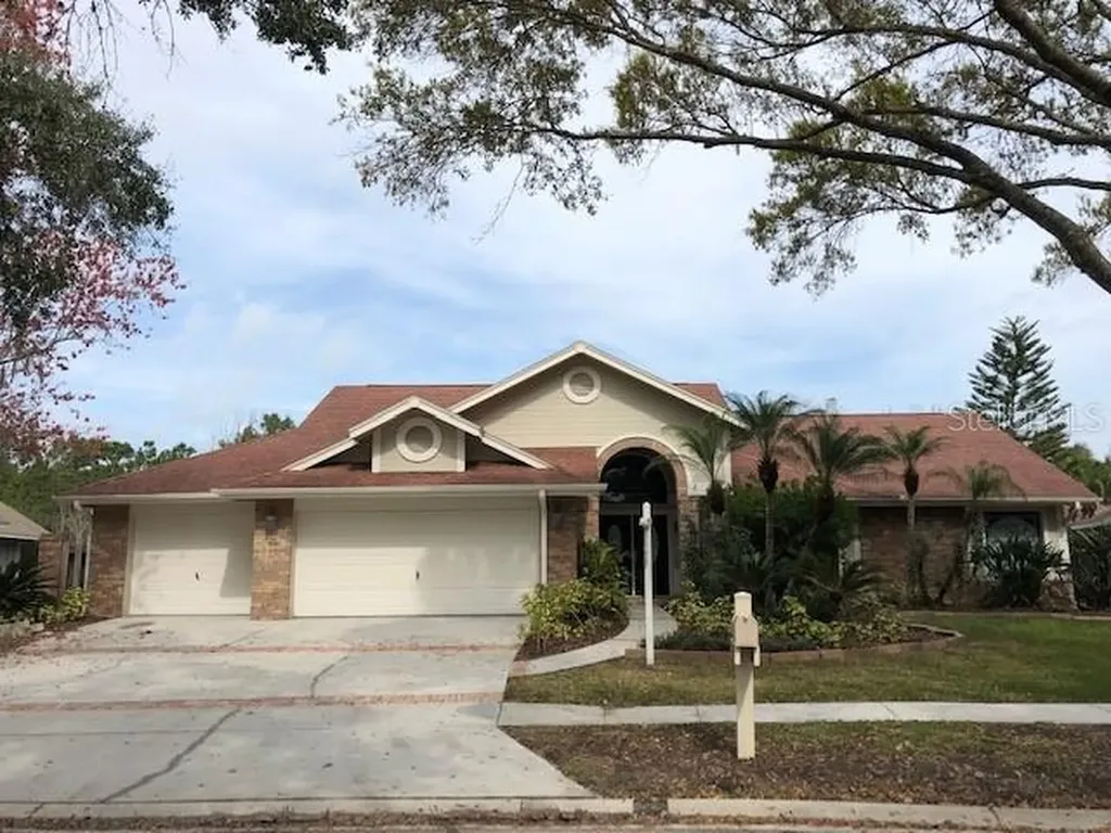 8742 Tantallon Circle Tampa FL 33647