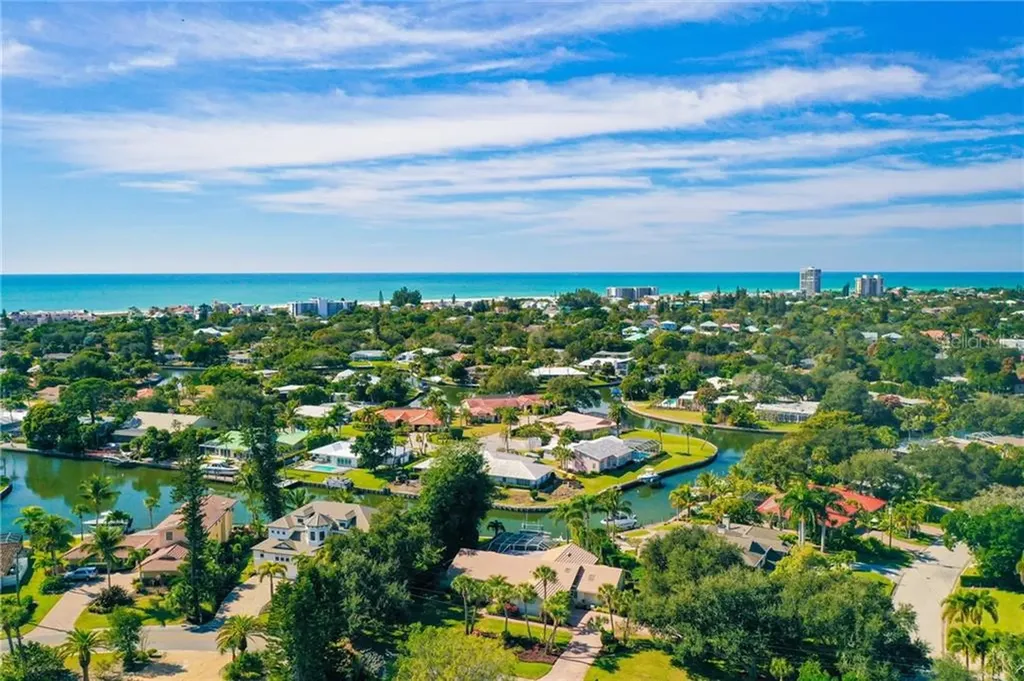 5328 Shadow Lawn Drive Sarasota FL 34242