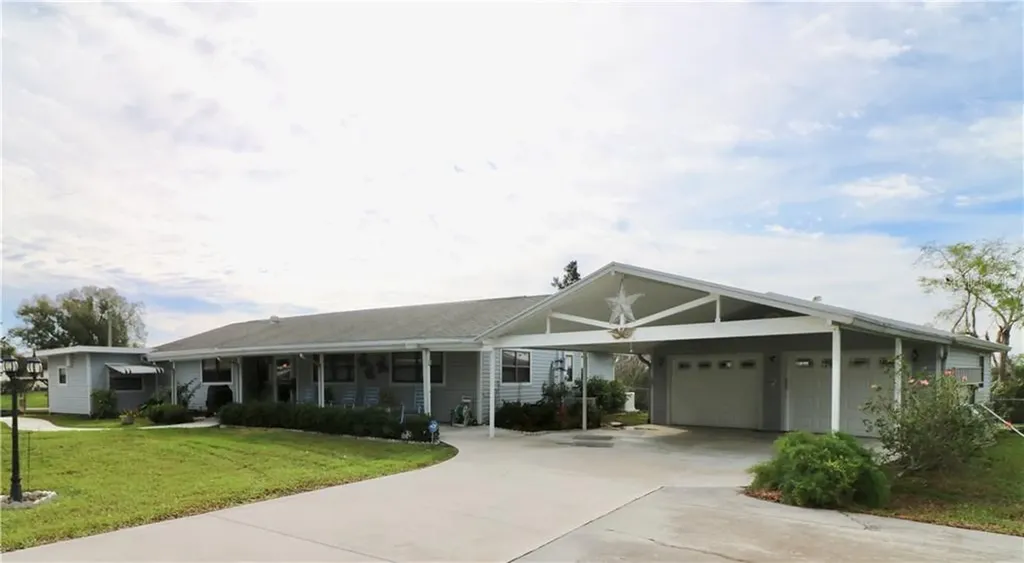 2802 SE 18th Court Okeechobee FL 34974