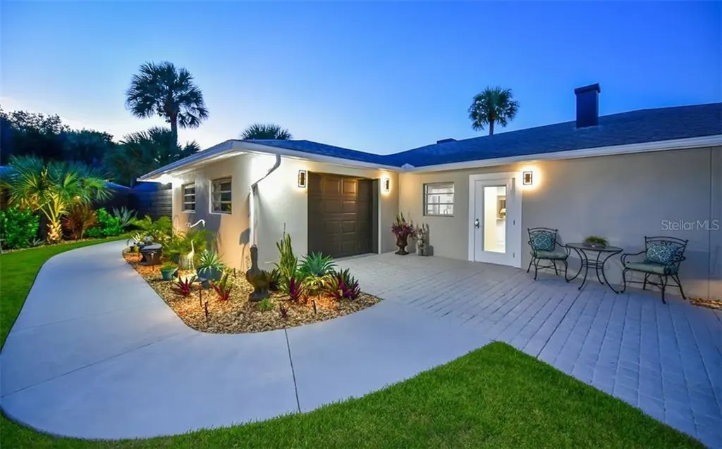 549 Venice Lane Sarasota FL 34242
