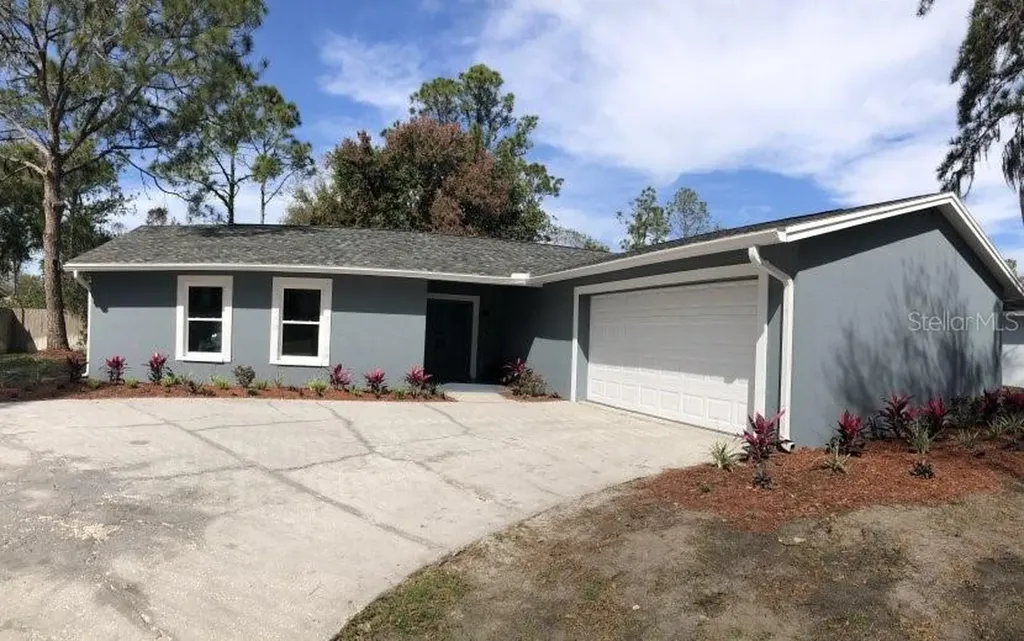 15718 Gardenside Lane Tampa FL 33624
