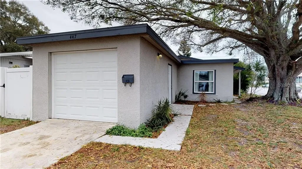 447 58th Street N St Petersburg FL 33710