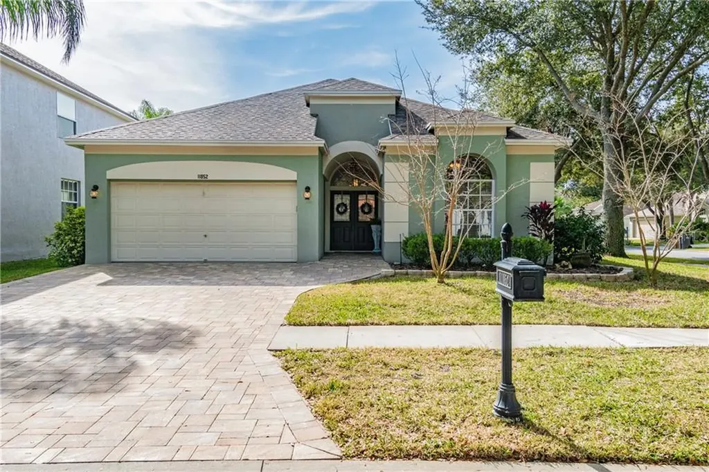 11852 Derbyshire Drive Tampa FL 33626