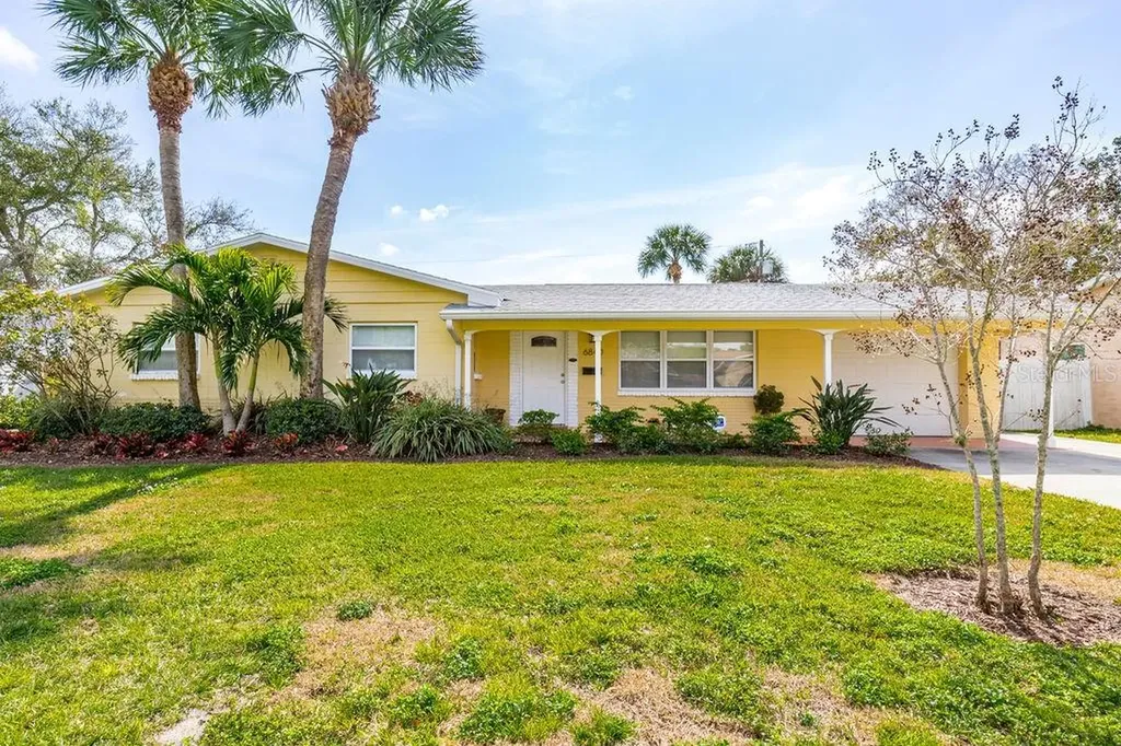 6840 31st Terrace N St Petersburg FL 33710