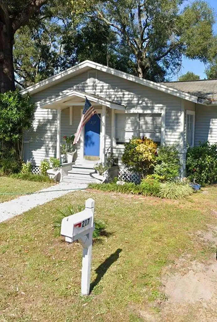 217 W Minnehaha Street Tampa FL 33604